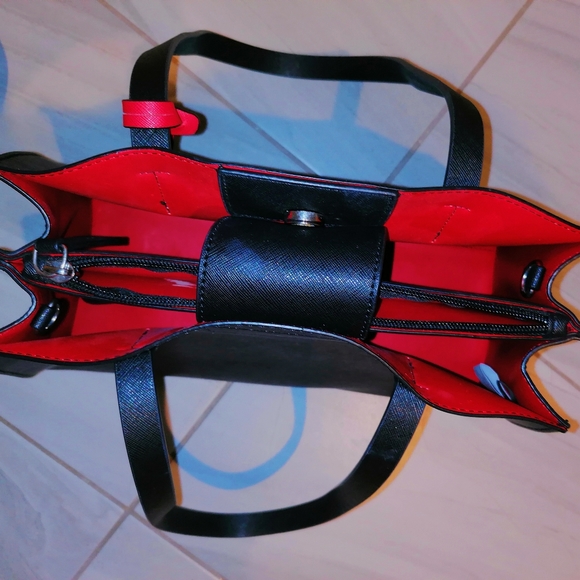 Guess Ladies Handbag - Picture 6 of 7